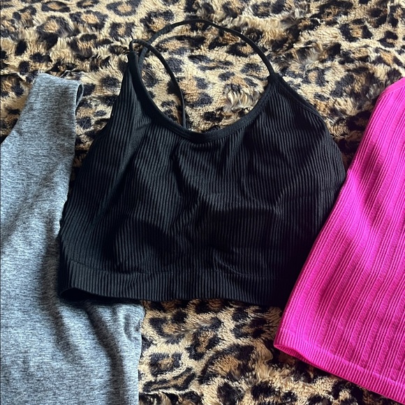 Set of 11 stretchy workout Crop Tops - Pink, Black, Gray etc - Picture 3 of 9